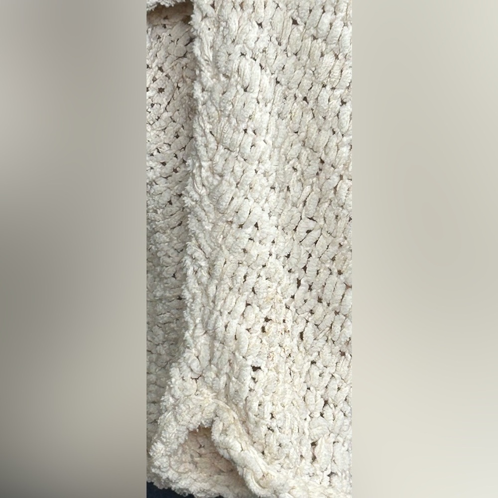 FREE PEOPLE PARK SLOPE V NECK OVERSIZED IVORY SWEATER. ROLLED HEM, LIGHTWEIGHT - Picture 2 of 11